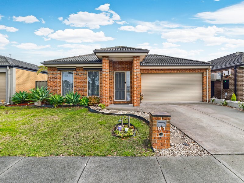 91 Broad Oak Drive, Cranbourne East VIC 3977