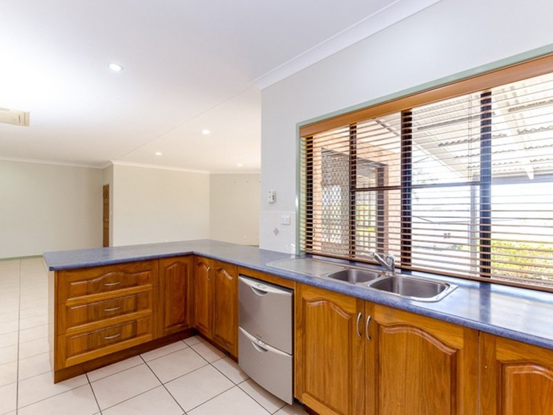 Photo - 91 Broadacres Drive, Tannum Sands QLD 4680 - Image 5