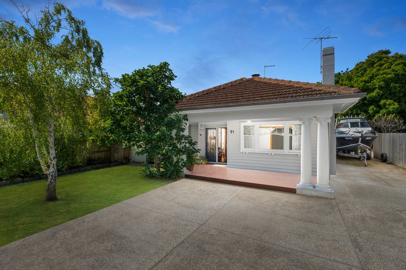 91 Carlisle Crescent, Hughesdale VIC 3166