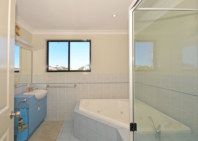 Photo - 91 Christensen Street, Urraween QLD 4655 - Image 11