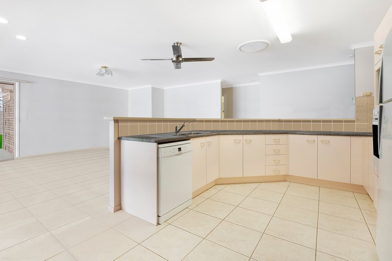 Photo - 91 Claremont Drive, Murrumba Downs QLD 4503 - Image 7