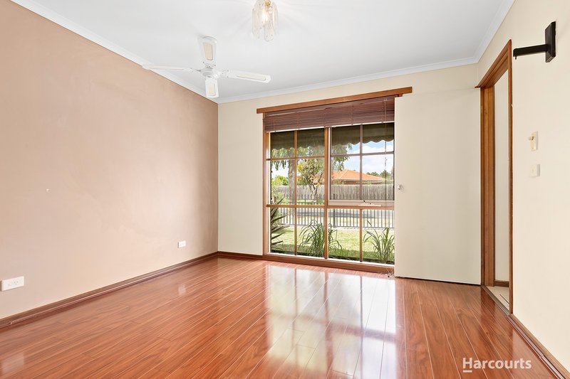 Photo - 91 Coral Drive, Hampton Park VIC 3976 - Image 5