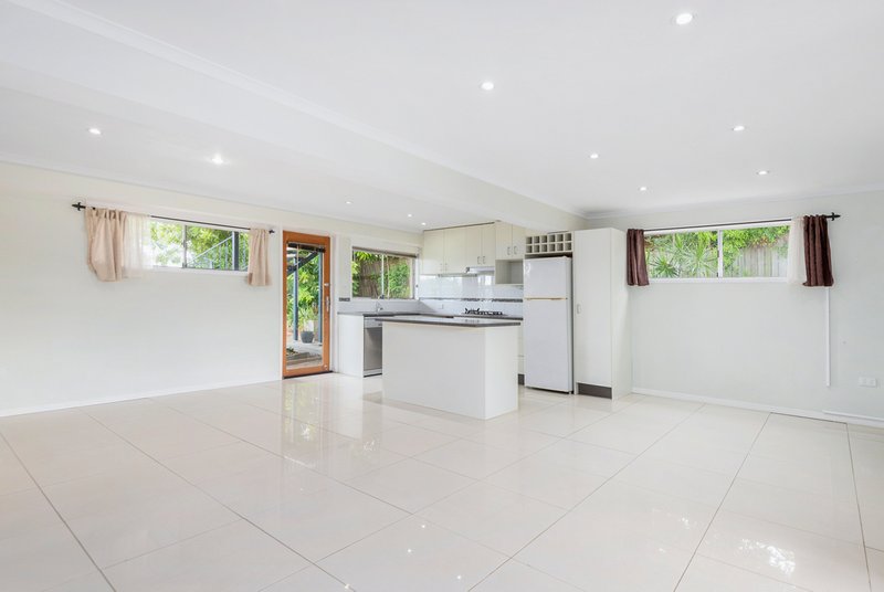 Photo - 91 Dennis Road, Springwood QLD 4127 - Image 12