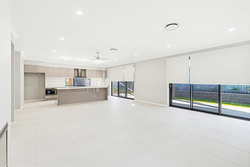 Photo - 91 Eighth Avenue, Austral NSW 2179 - Image 4