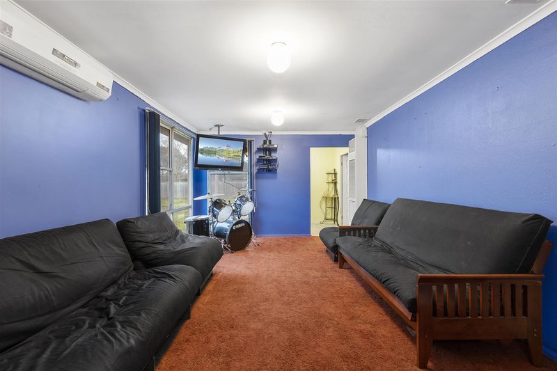 Photo - 91 Fairbairn Drive, Corio VIC 3214 - Image 3