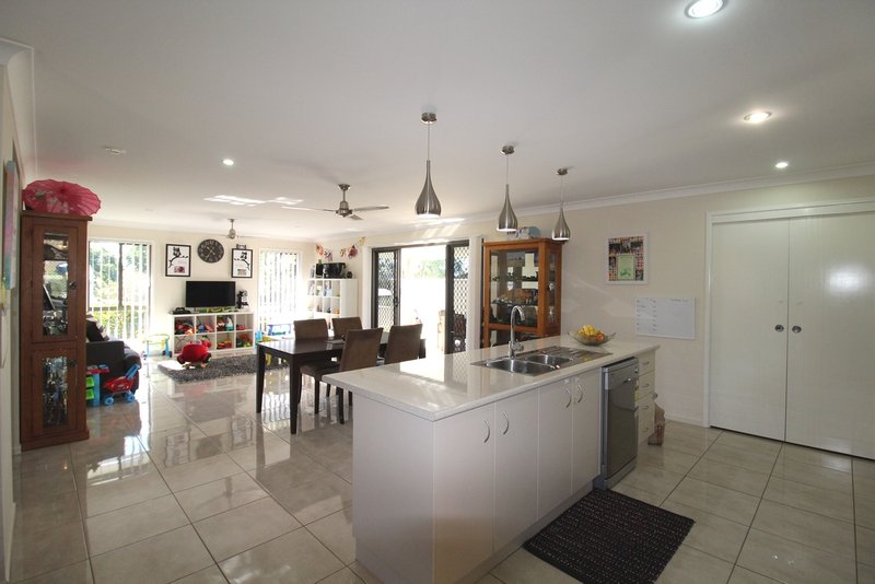 Photo - 91 Fulham Street, Toogoolawah QLD 4313 - Image 12