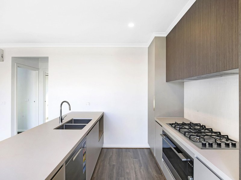 Photo - 91 Fusion Circuit, Cranbourne West VIC 3977 - Image 3