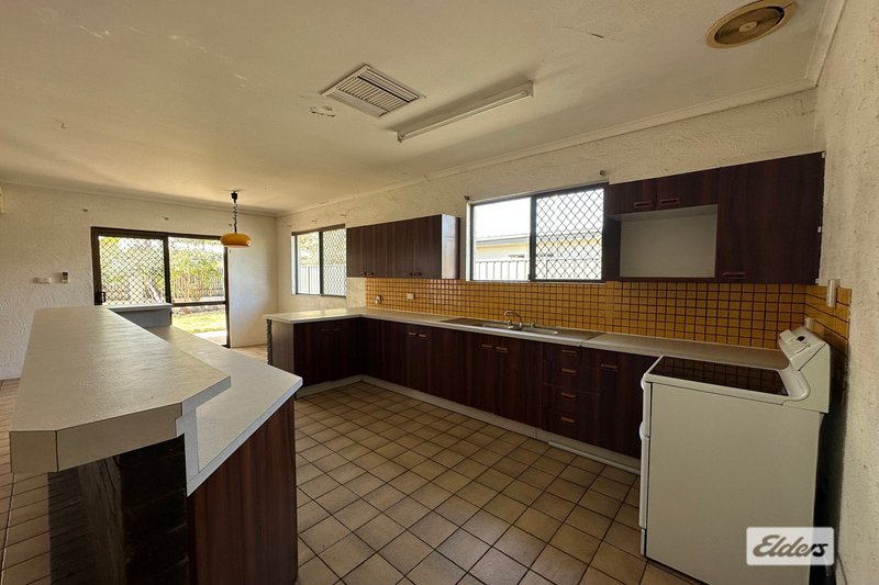 Photo - 91 Harris Street, Emerald QLD 4720 - Image 5