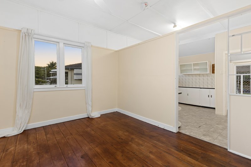 Photo - 91 Heliopolis Parade, Mitchelton QLD 4053 - Image 5