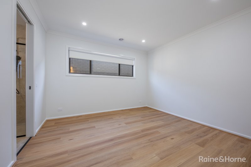 Photo - 91 Lollipop Crescent, Sunbury VIC 3429 - Image 7