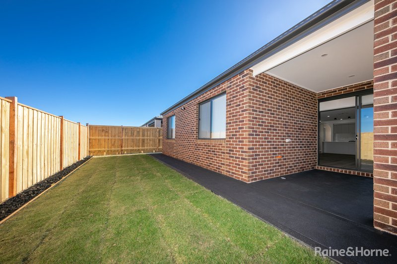 Photo - 91 Lollipop Crescent, Sunbury VIC 3429 - Image 10