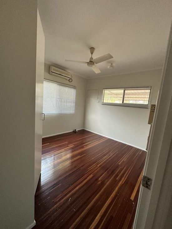 Photo - 91 Mccool Street, Moranbah QLD 4744 - Image 4