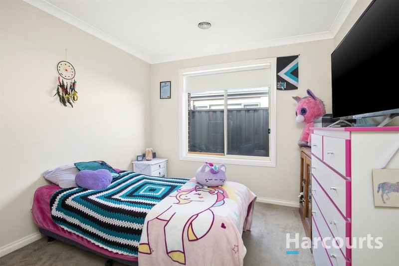 Photo - 91 Mcnulty Drive, Wendouree VIC 3355 - Image 8