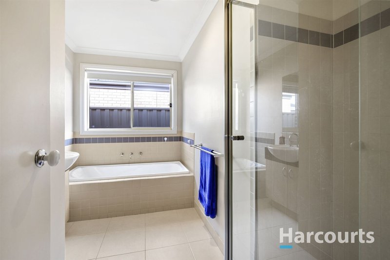 Photo - 91 Mcnulty Drive, Wendouree VIC 3355 - Image 10