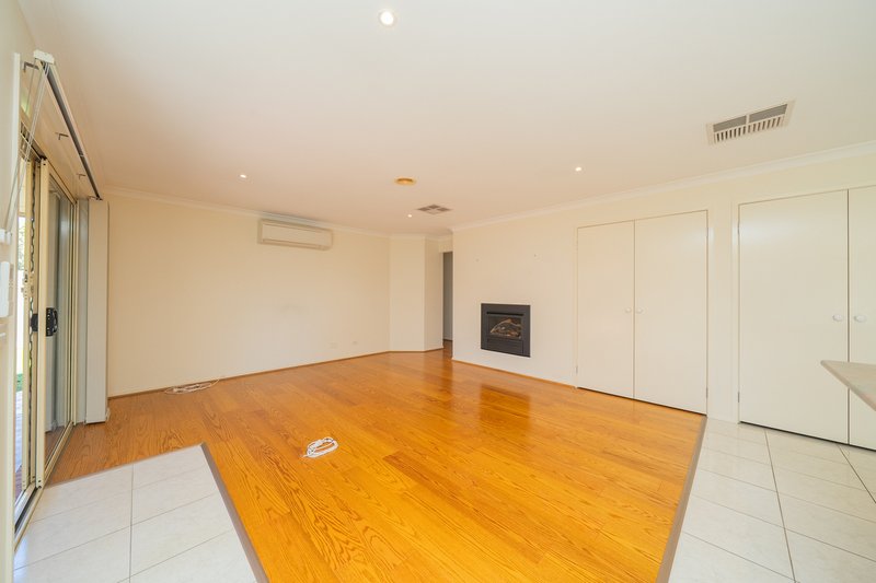 Photo - 91 Melzak Way, Berwick VIC 3806 - Image 6