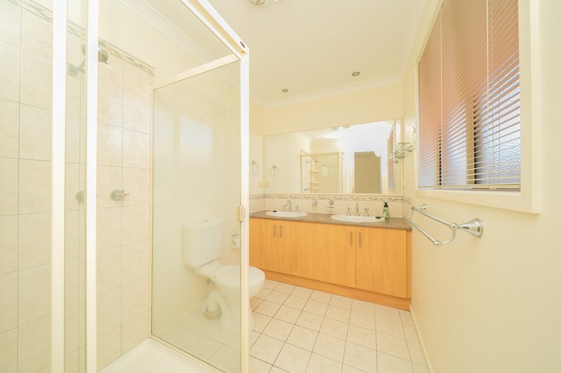 Photo - 91 Melzak Way, Berwick VIC 3806 - Image 8