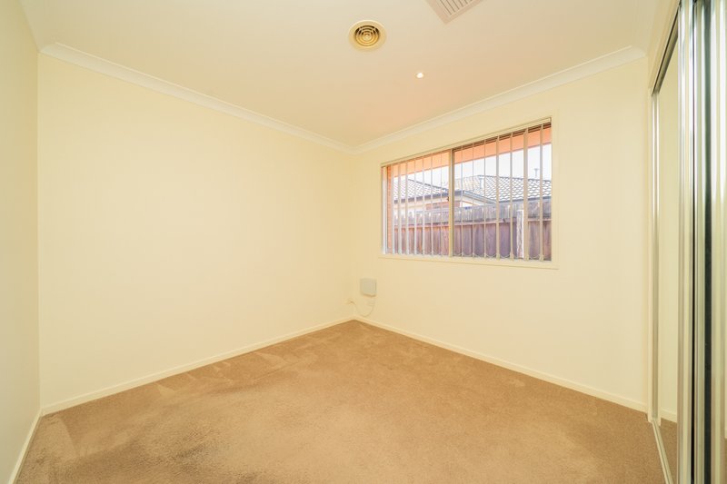 Photo - 91 Melzak Way, Berwick VIC 3806 - Image 9