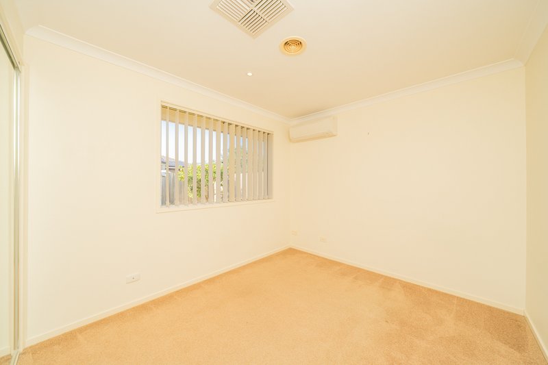 Photo - 91 Melzak Way, Berwick VIC 3806 - Image 11