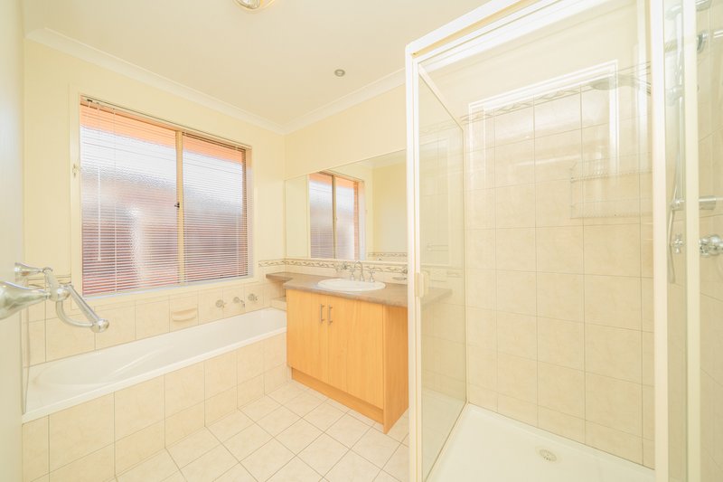 Photo - 91 Melzak Way, Berwick VIC 3806 - Image 12