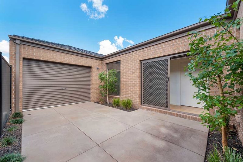 Photo - 91 Moor Park Drive, Craigieburn VIC 3064 - Image 9