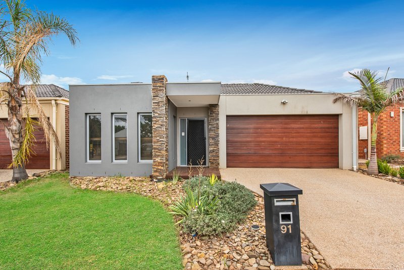 91 Oakview Parade, Caroline Springs VIC 3023