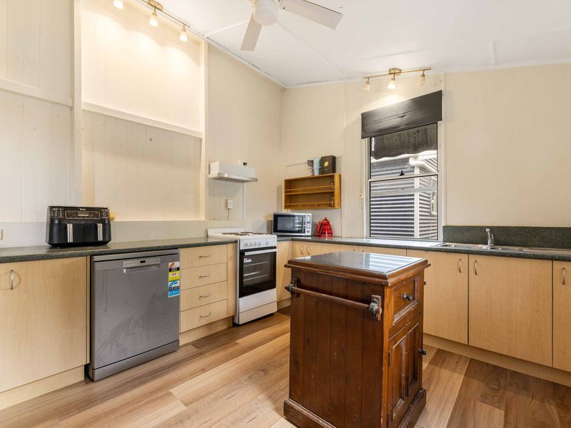 Photo - 91 Perth Street, South Toowoomba QLD 4350 - Image 6