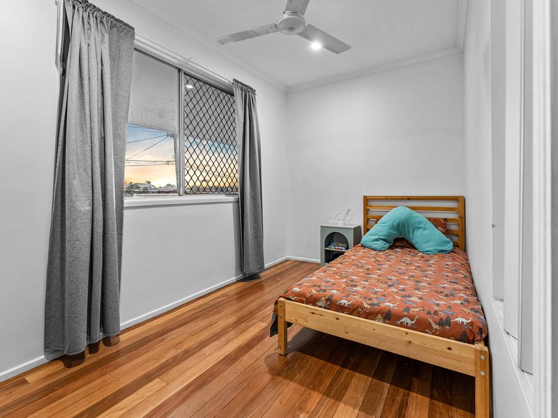 Photo - 91 Reif Street, Flinders View QLD 4305 - Image 17