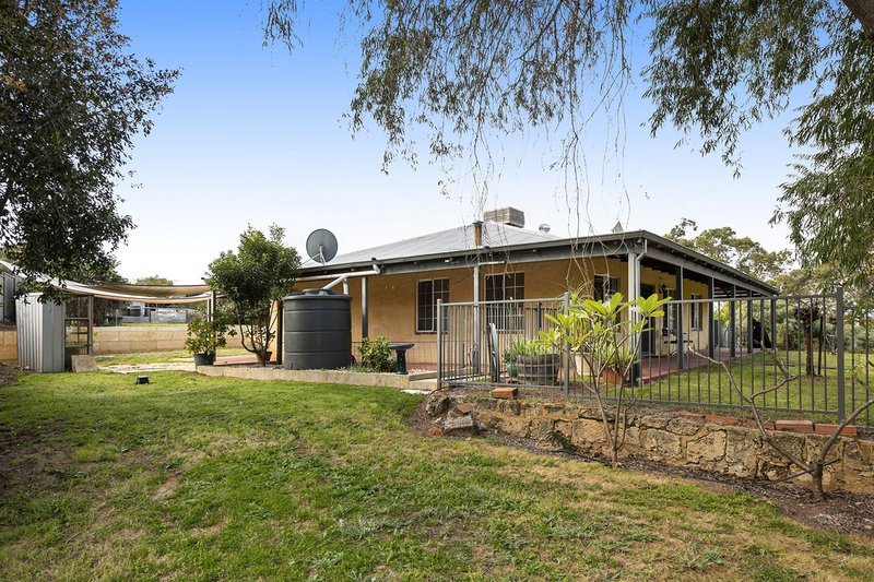 Photo - 91 Robinson Street, Gingin WA 6503 - Image 6