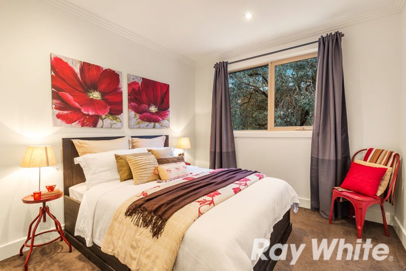 Photo - 9/1 Royton Street, Burwood East VIC 3151 - Image 5