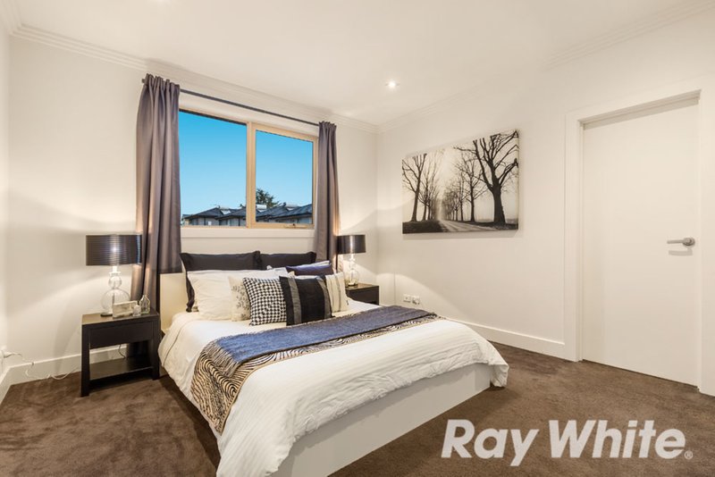 Photo - 9/1 Royton Street, Burwood East VIC 3151 - Image 6