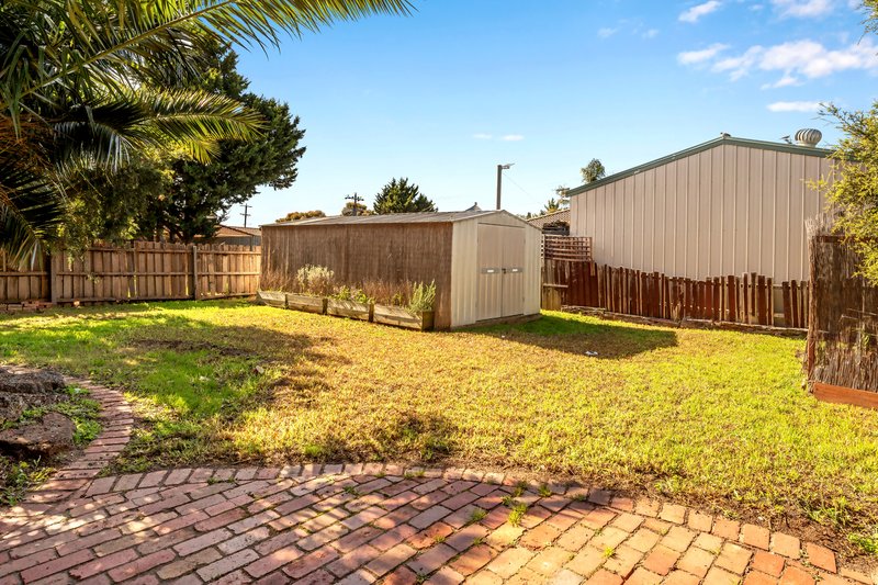 Photo - 91 Songlark Crescent, Werribee VIC 3030 - Image 9