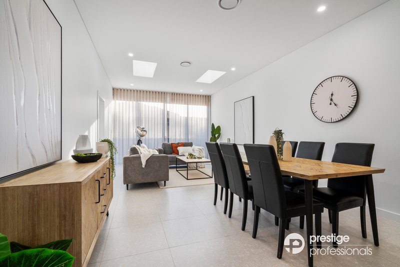 Photo - 91 Stockton Avenue, Moorebank NSW 2170 - Image 6