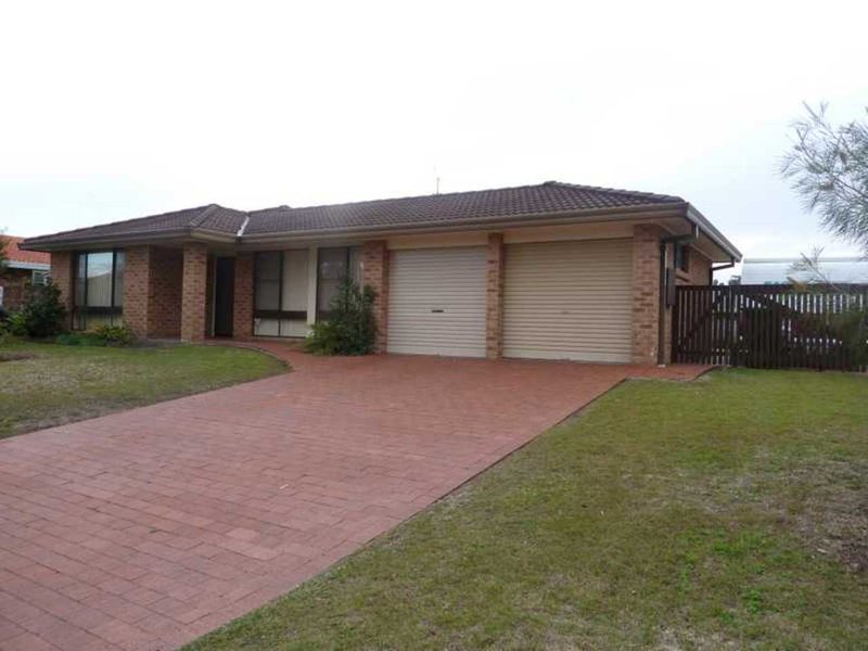 Photo - 91 Taree Street, Tuncurry NSW 2428 - Image 10