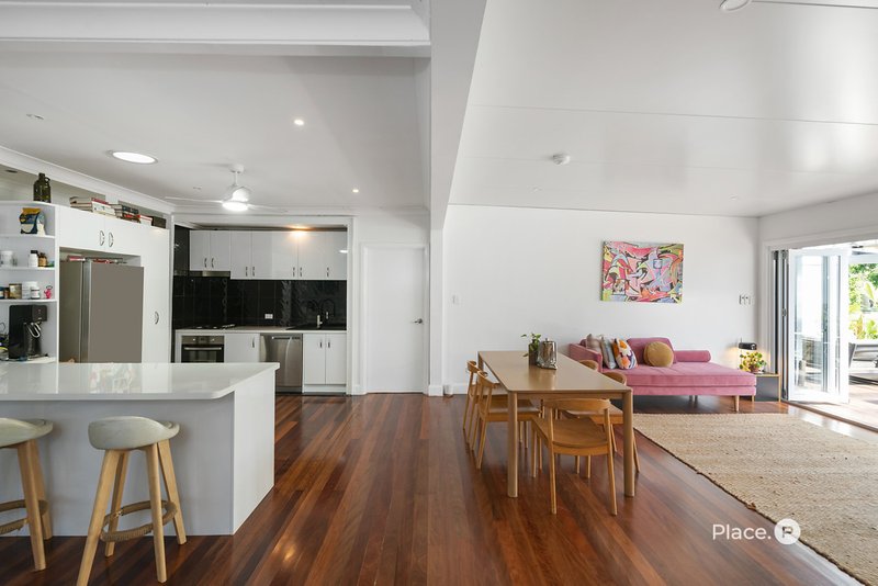 Photo - 91 Victoria Terrace, Greenslopes QLD 4120 - Image 5