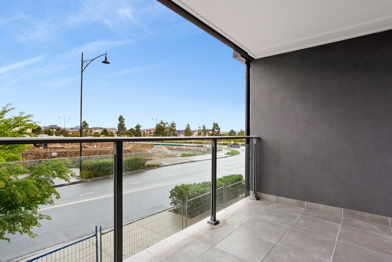 Photo - 9/1 Village Way, Pakenham VIC 3810 - Image 5