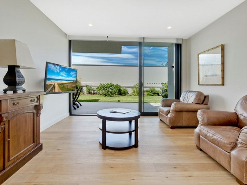 Photo - 9/1 Walsh Street, Narrabeen NSW 2101 - Image 2