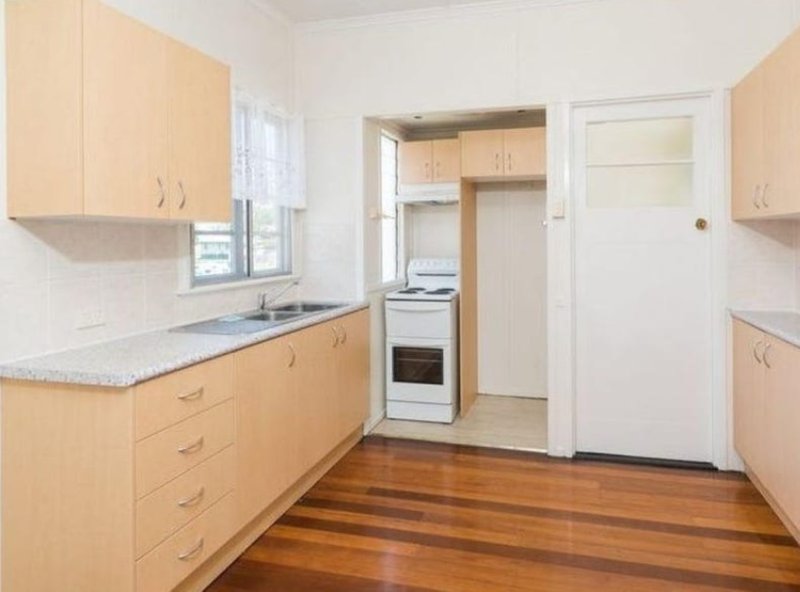 Photo - 91 Winstanley Street, Carina Heights QLD 4152 - Image 2