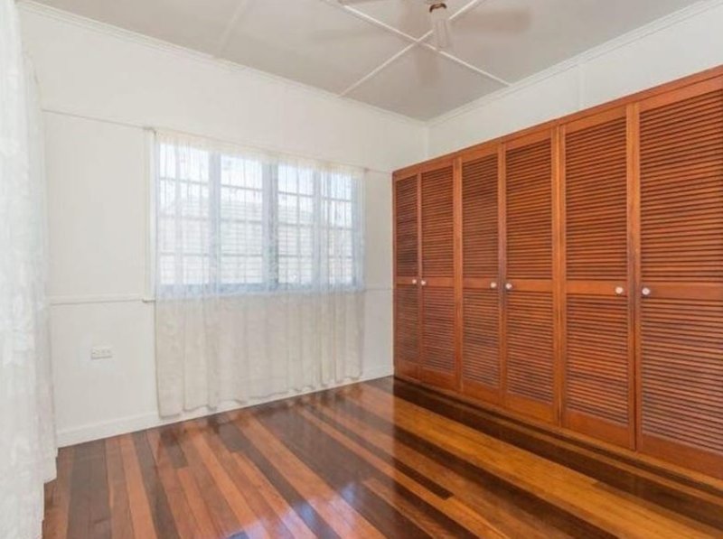Photo - 91 Winstanley Street, Carina Heights QLD 4152 - Image 3