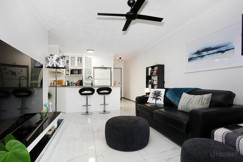 Photo - 9/10-12 Bath Street, Labrador QLD 4215 - Image 9