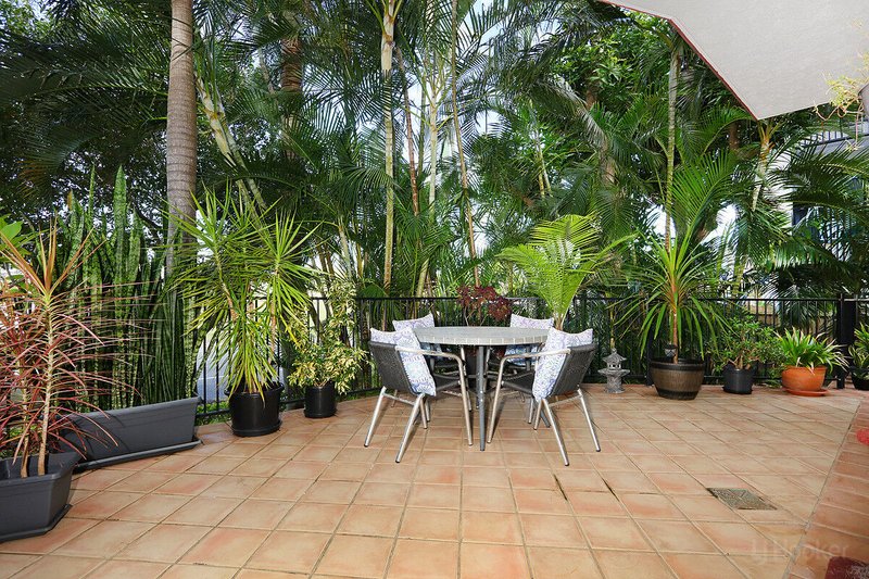 Photo - 9/10-12 Bath Street, Labrador QLD 4215 - Image 13