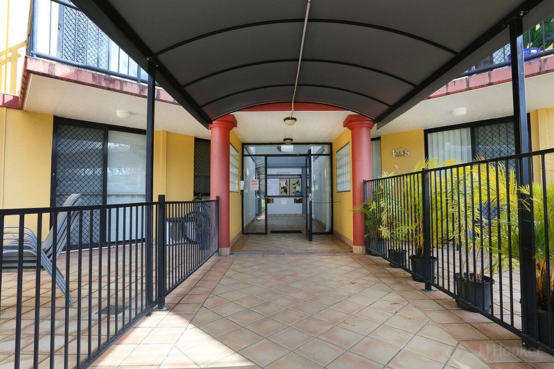 Photo - 9/10-12 Bath Street, Labrador QLD 4215 - Image 23