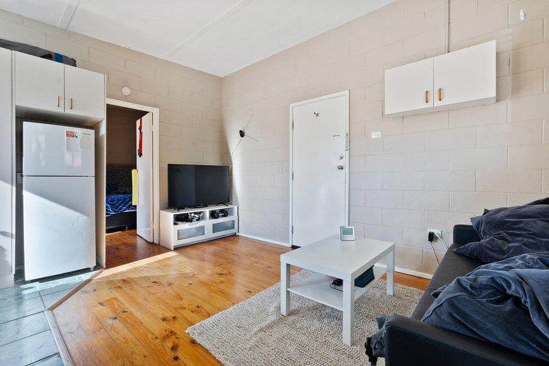 Photo - 9/10 Arthur Street, Crestwood NSW 2620 - Image 11