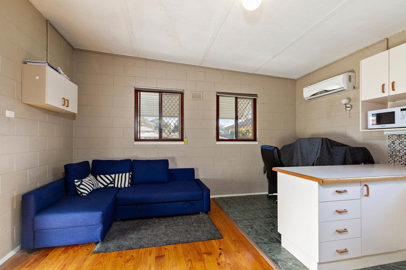 Photo - 9/10 Arthur Street, Queanbeyan NSW 2620 - Image 4