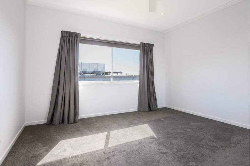 Photo - 9/10 Nothling Street, New Auckland QLD 4680 - Image 9