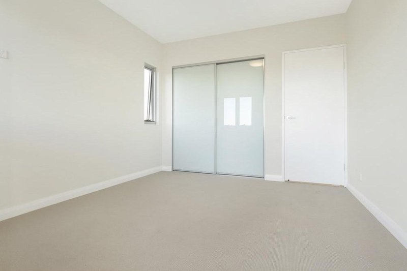 Photo - 9/10 Thomas Street, Wollongong NSW 2500 - Image 4