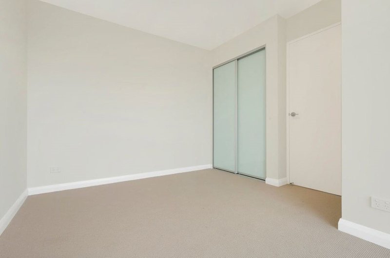 Photo - 9/10 Thomas Street, Wollongong NSW 2500 - Image 5