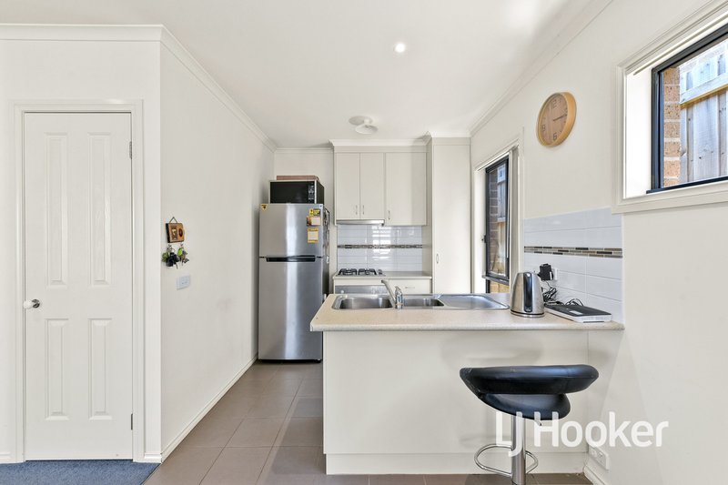 Photo - 9/103 Army Road, Pakenham VIC 3810 - Image 4