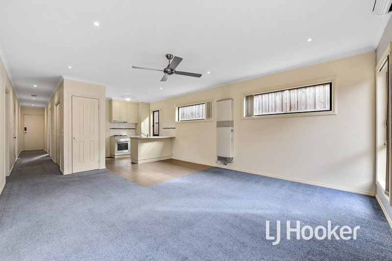 Photo - 9/103 Army Road, Pakenham VIC 3810 - Image 3