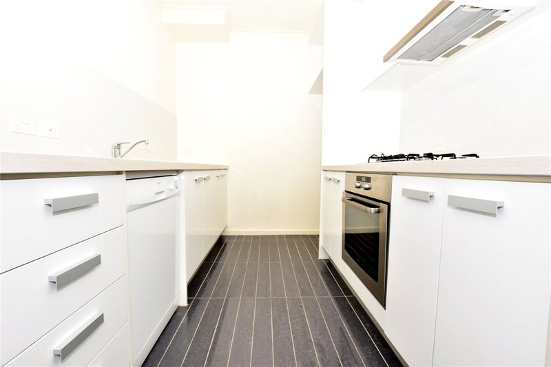 Photo - 910/63 Whiteman Street, Southbank VIC 3006 - Image 6