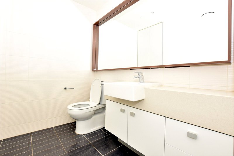 Photo - 910/63 Whiteman Street, Southbank VIC 3006 - Image 7